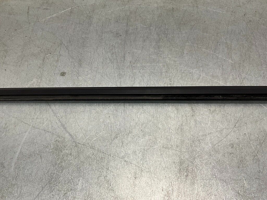 2004 Nissan Z33 350Z Passenger Door Shell Glass Felt Weatherstrip Oem 25Bdqf3 - On Point Parts Inc