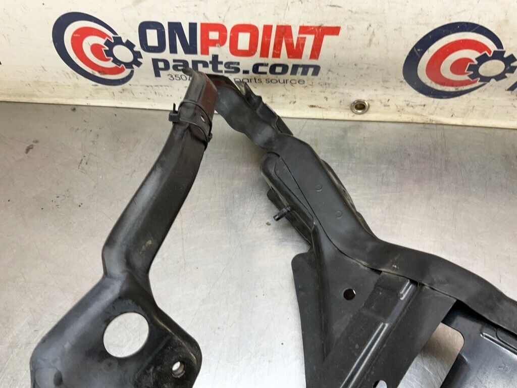 2004 Nissan Z33 350Z Passenger Right Headlight Basket Bracket Oem 25Bdqf3 - On Point Parts Inc