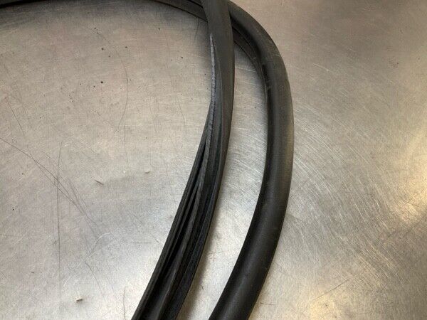 2005 Nissan Z33 350Z Front Passenger Door Frame Weatherstrip Seal Oem 11Bfyfg - On Point Parts Inc