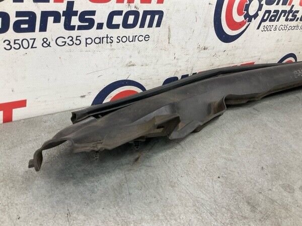 2008 Infiniti V36 G37 Front Passenger Hood Panel Weatherstrip Seal Oem 25Bg5Fe - On Point Parts Inc