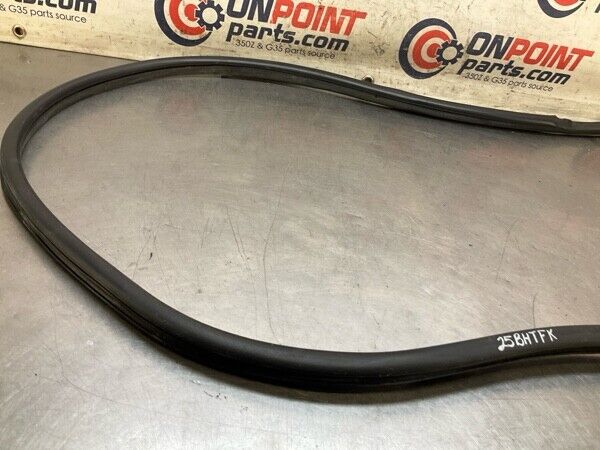 2005 Nissan Z33 350Z Front Passenger Door Shell Weatherstrip Seal Oem 25Bhtfe - On Point Parts Inc