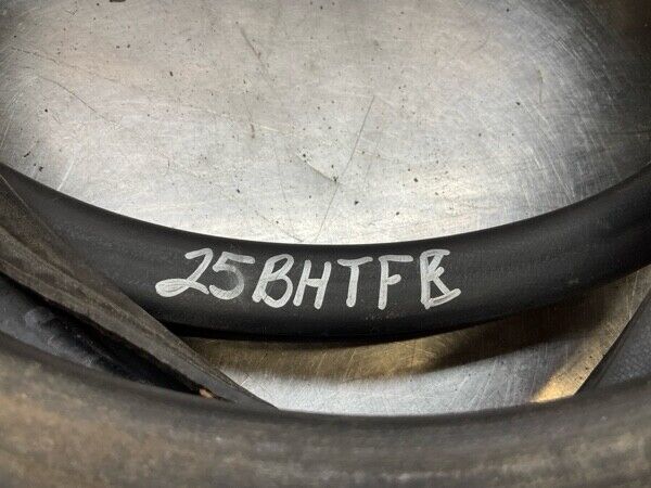 2005 Nissan Z33 350Z Front Passenger Door Shell Weatherstrip Seal Oem 25Bhtfe - On Point Parts Inc