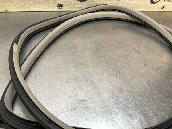 2006 Infiniti V35 G35 Rear Passenger Door Frame Weatherstrip Seal Oem 23Bh1Fe - On Point Parts Inc