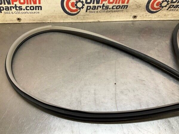 2006 Infiniti V35 G35 Front Passenger Door Frame Weatherstrip Seal Oem 23Bh1Fe - On Point Parts Inc