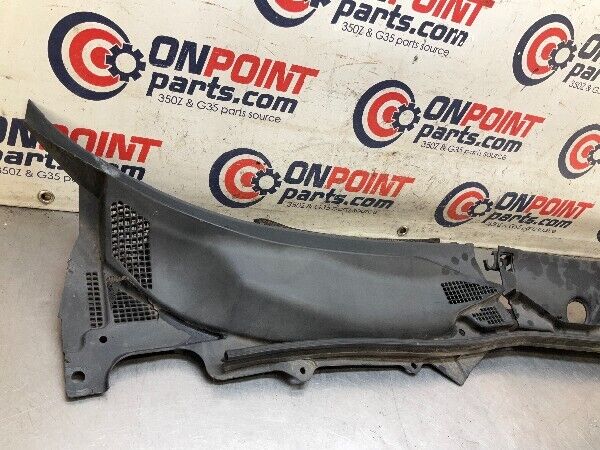 2005 Nissan Z33 350Z Front Windshield Cowl Wiper Cover Panel Oem 15Bijf3 - On Point Parts Inc