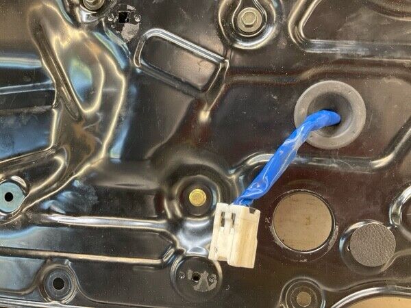 2005 Nissan Z33 350Z Front Passenger Window Motor Regulator Asm Oem 15Bijf3 - On Point Parts Inc