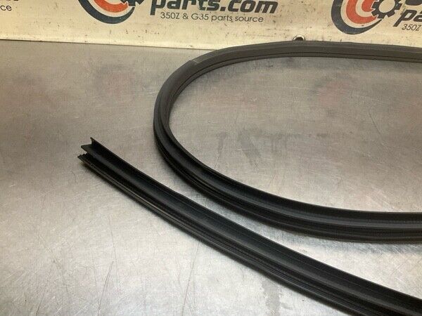 2011 Infiniti V36 G37 Passenger Convertible Door Frame Weatherstrip Oem 24Bklfe - On Point Parts Inc