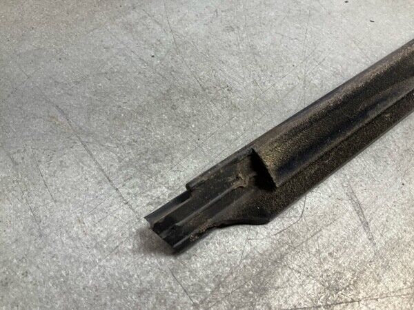 2007 Infiniti V35 G35 Front Driver Door Window Felt Weatherstrip Oem 14Bkyf2 - On Point Parts Inc