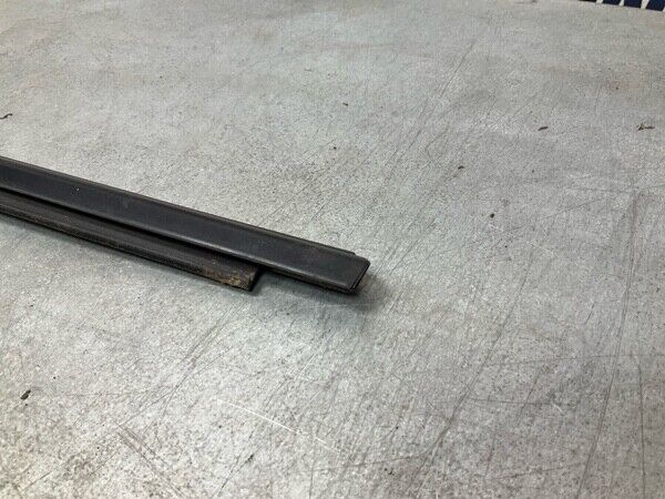 2007 Infiniti V35 G35 Front Driver Door Window Felt Weatherstrip Oem 14Bkyf2 - On Point Parts Inc