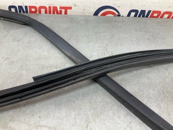2008 Nissan Z33 350Z Front Passenger Door Frame Weatherstrip Oem 21Bljfk - On Point Parts Inc