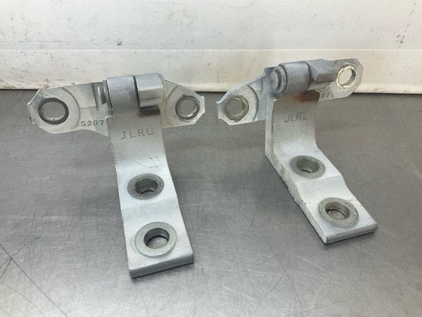 2008 Infiniti V36 G37 Passenger Door Hinges Oem 22Bd8Ge - On Point Parts Inc