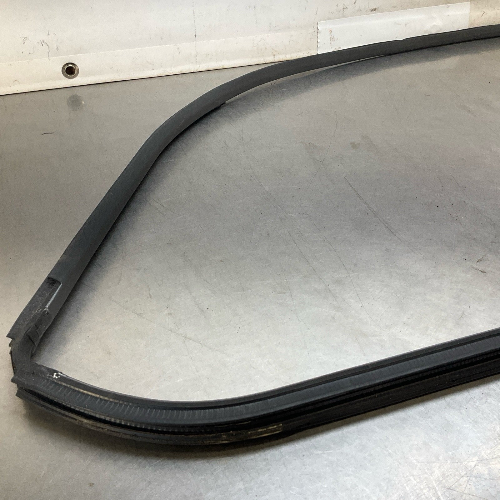 2015 Infiniti V36 G37 Passenger Coupe Door Frame Weatherstrip Oem 12Bd4Ge - On Point Parts Inc