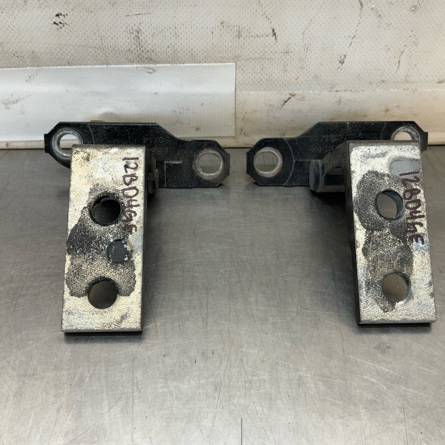 08-15 G37 Q60 Coupe Front Driver Door Hinges 80420JL00A Oem 12Bd4Gg - On Point Parts Inc