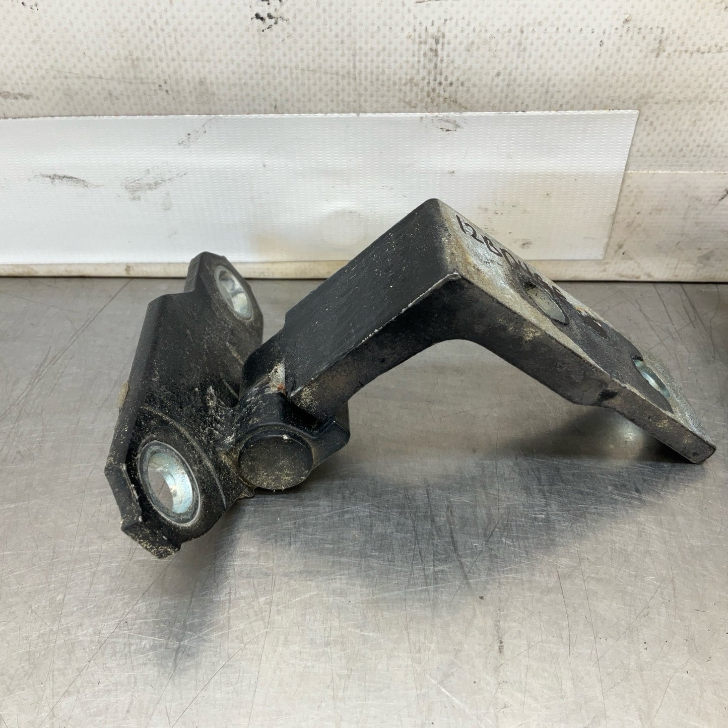 08-15 G37 Q60 Coupe Front Driver Door Hinges 80420JL00A Oem 12Bd4Gg - On Point Parts Inc