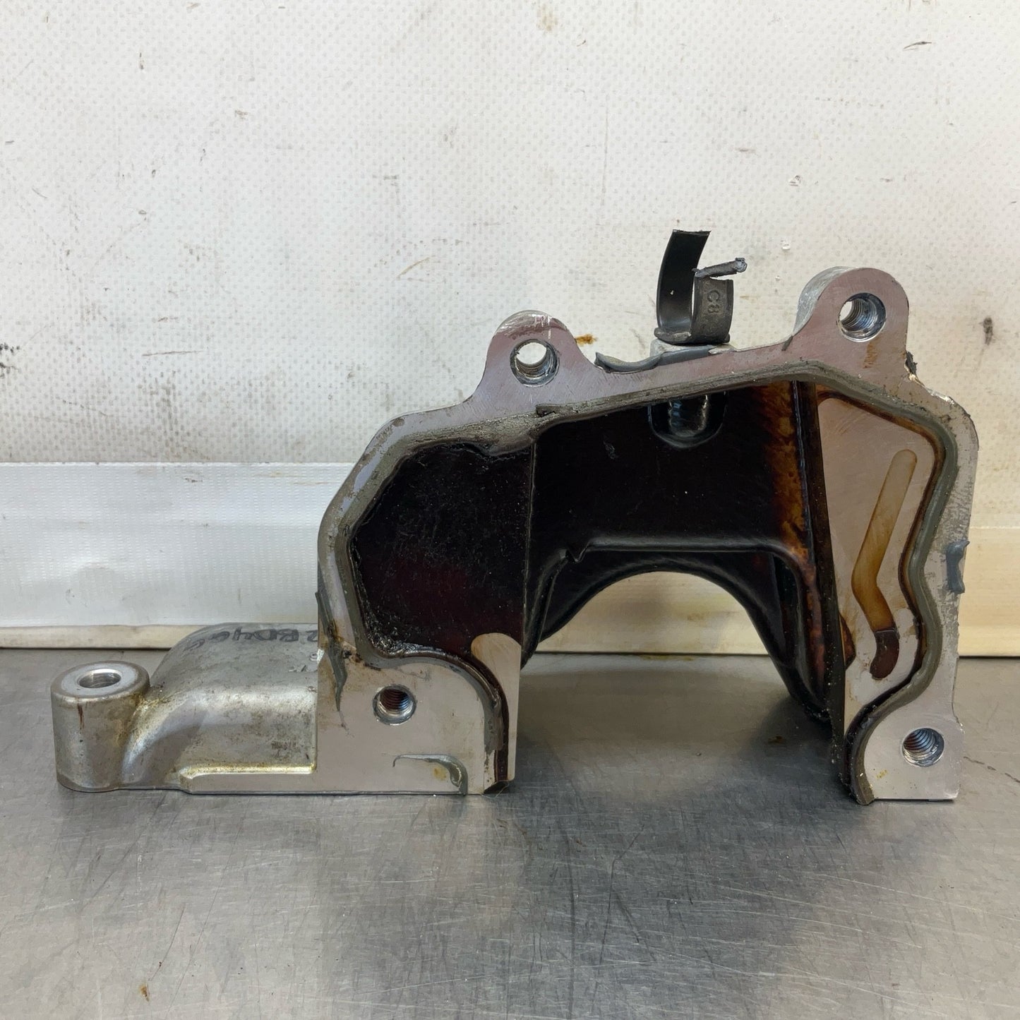 08-15 G35 G37 Q50 Q60 Driver Vq37Vhr Camshaft Angle Sensor Cover Oem 12Bd4Gg - On Point Parts Inc