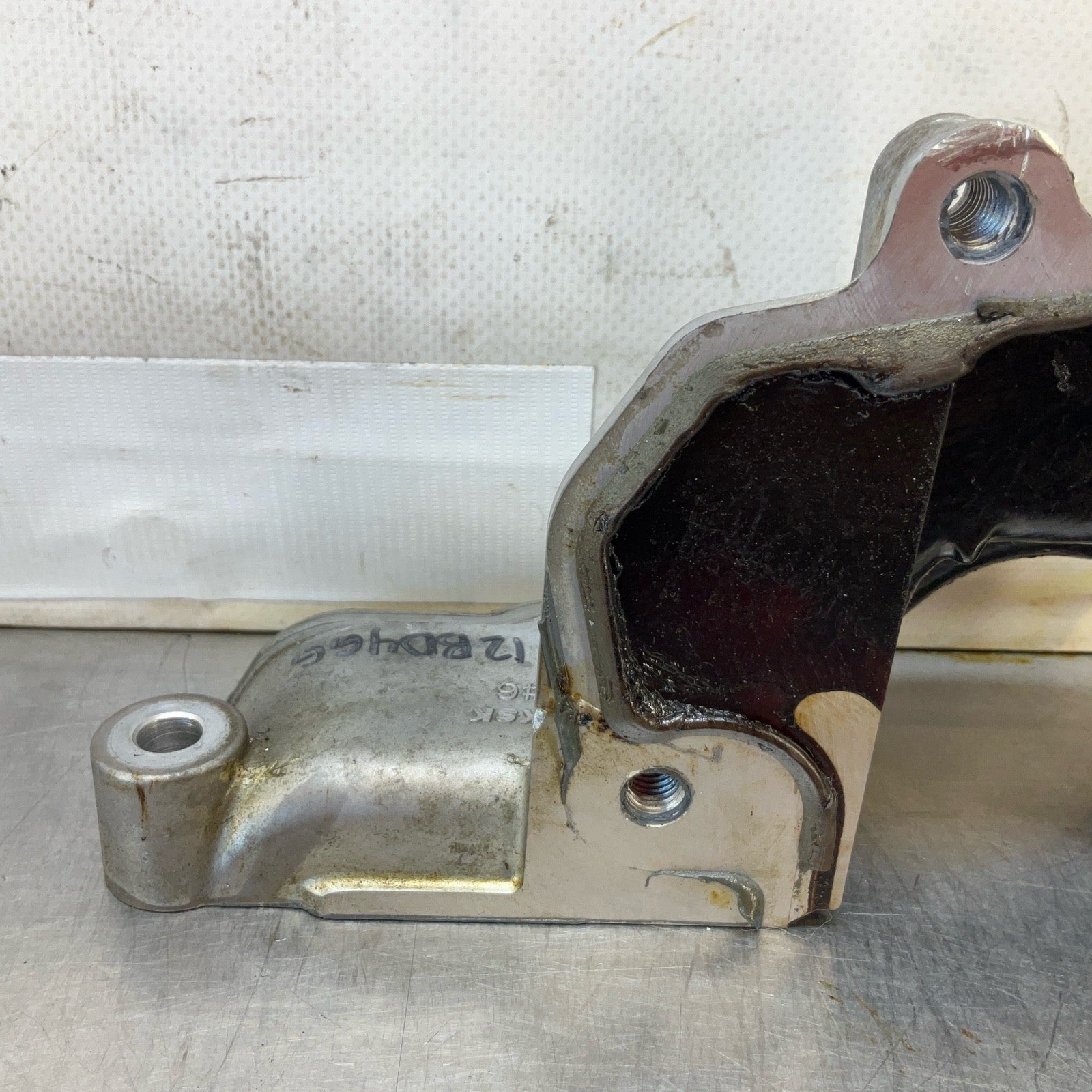08-15 G35 G37 Q50 Q60 Driver Vq37Vhr Camshaft Angle Sensor Cover Oem 12Bd4Gg - On Point Parts Inc