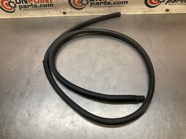 03-09 Nissan 350Z Convertible Driver Door Shell Weatherstrip 80831CE400 OEM bqga