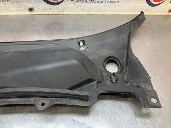 03-06 Nissan 350Z Driver Windshield Cowl Wiper Cover Panel 66863CD000 OEM enf