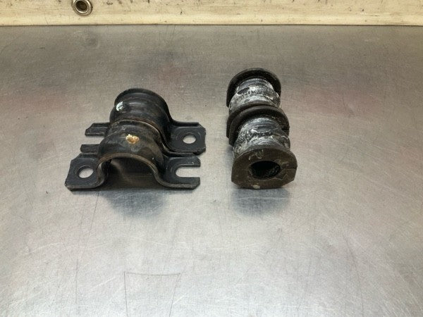 03-07 G35 03-08 350Z Rear Stabilizer Sway Bar Brackets 56233AG000 OEM 24Bbqgc