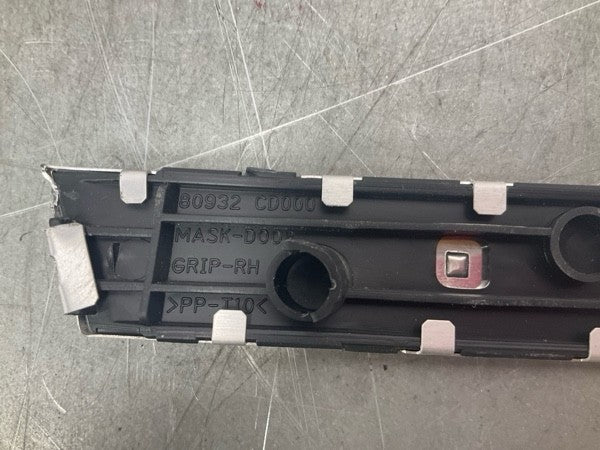 03-05 Nissan 350Z Passenger Door Panel Grab Handle Finisher 80932CD000 OEM bqge