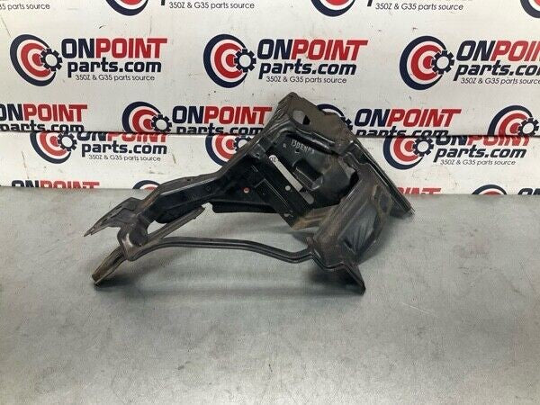 03-06 Nissan 350Z Passenger RH Front Headlight Basket Bracket 62520CD000 OEM enf