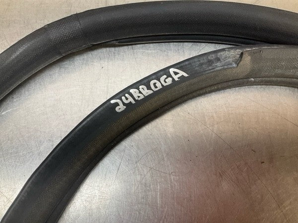03-09 Nissan 350Z Convertible Driver Door Shell Weatherstrip 80831CE400 OEM bqga