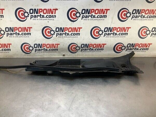 03-06 Nissan 350Z Driver Windshield Cowl Wiper Cover Panel 66863CD000 OEM enf