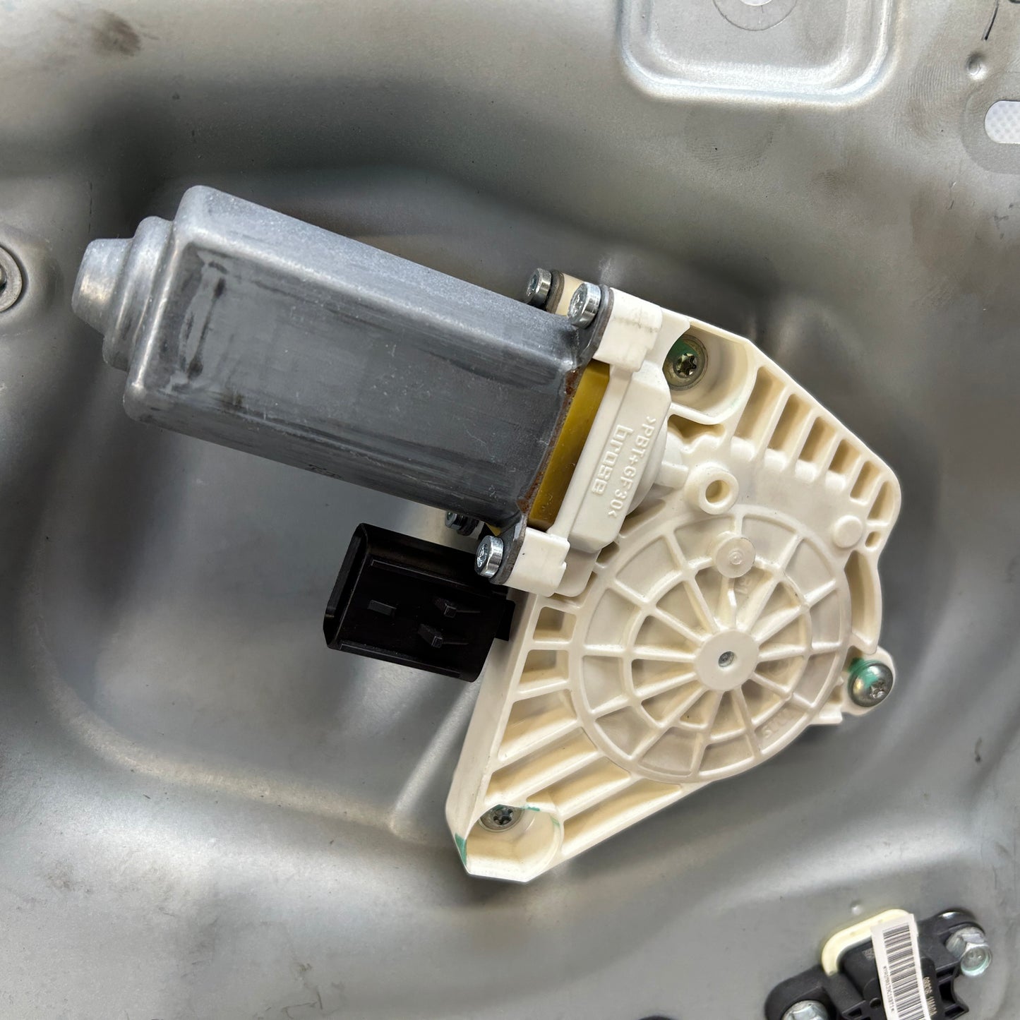 2014 Nissan Z34 370Z Passenger Right Window Regulator Motor Carrier OEM 14BILE3 - On Point Parts Inc