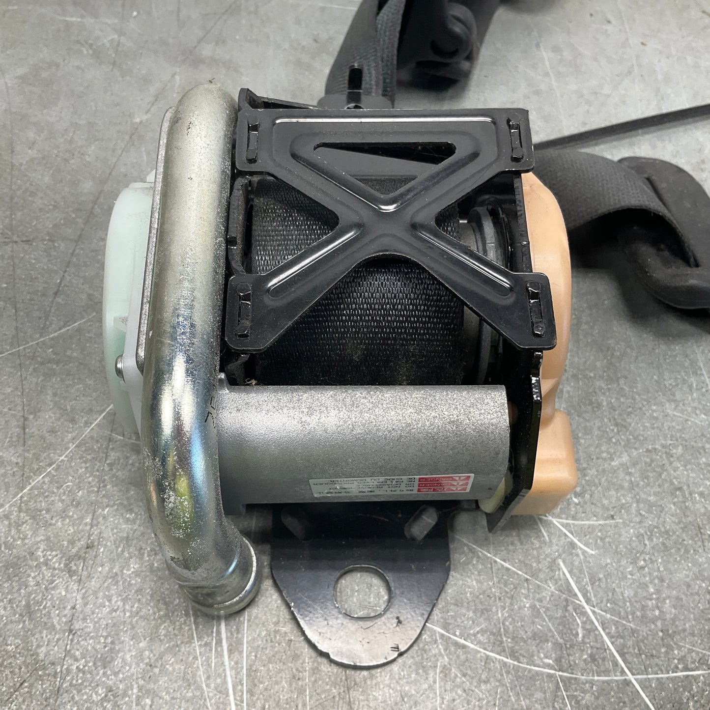 2004 Nissan Z33 350Z Driver Seat Belt Retractor Tensioner Oem 15Bapgg - On Point Parts Inc