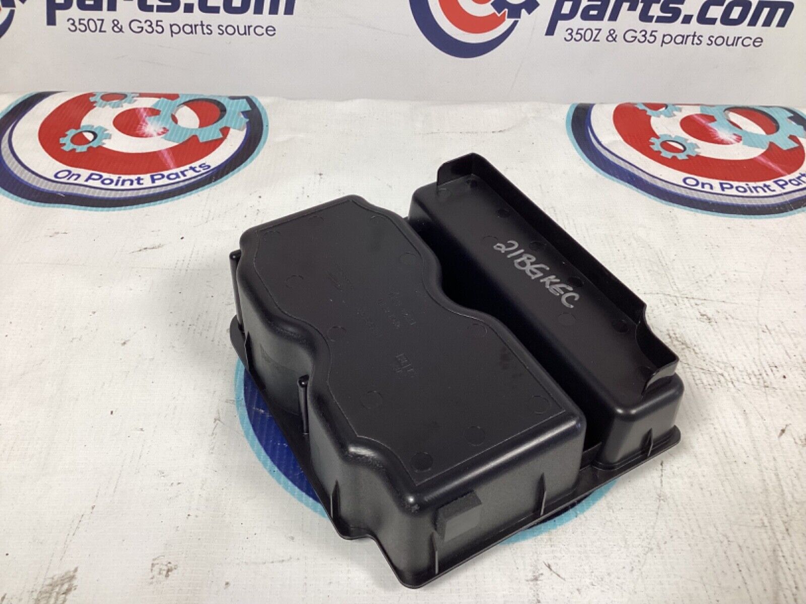 2007 Nissan Z33 350Z Center Console Storage Cupholder OEM 21BGKEC - On Point Parts Inc
