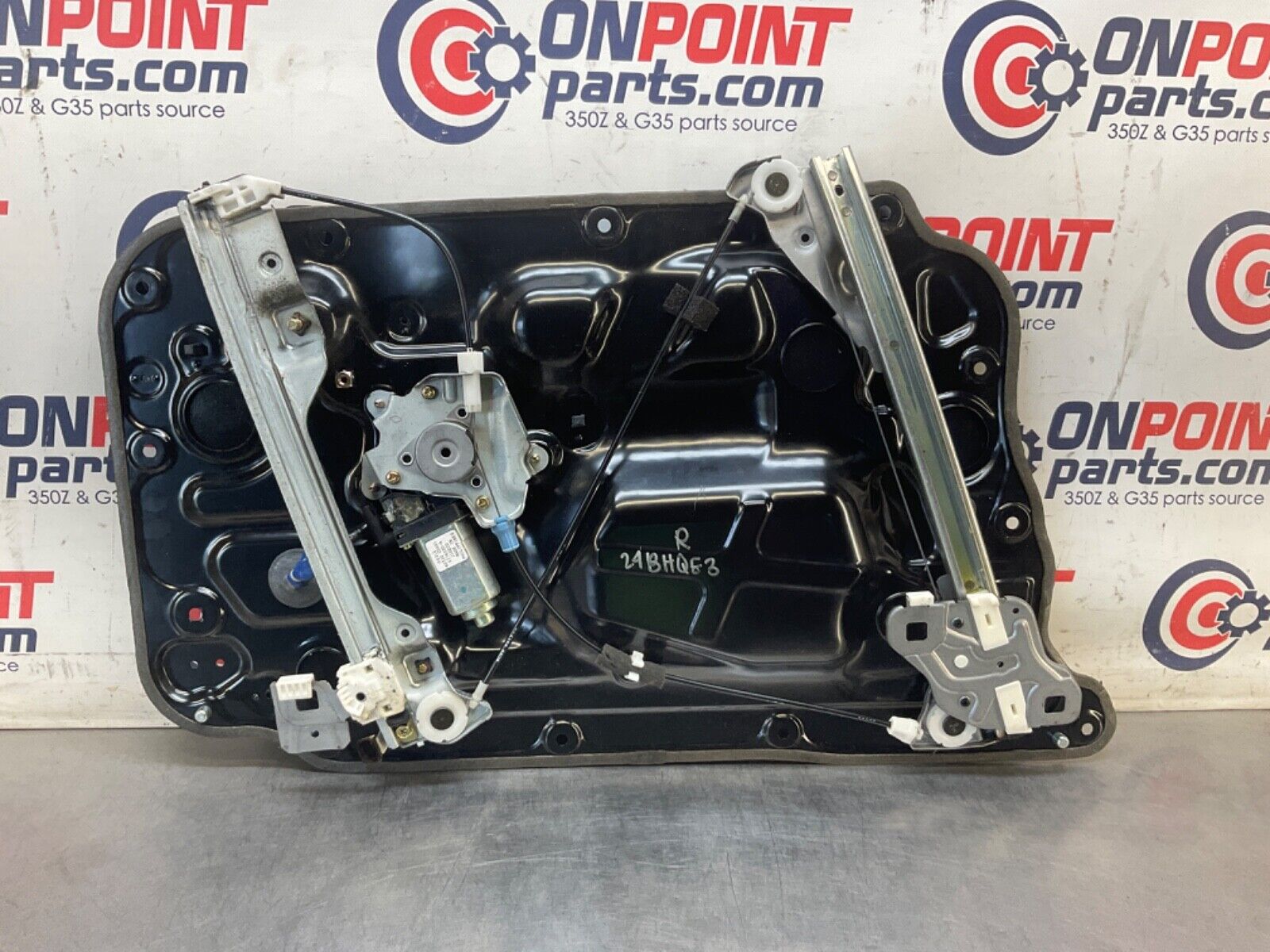 2005 Nissan Z33 350Z Passenger Right Window Regulator Motor Assembly OEM 24BHQE3 - On Point Parts Inc