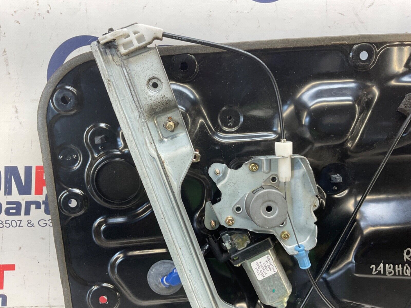 2005 Nissan Z33 350Z Passenger Right Window Regulator Motor Assembly OEM 24BHQE3 - On Point Parts Inc