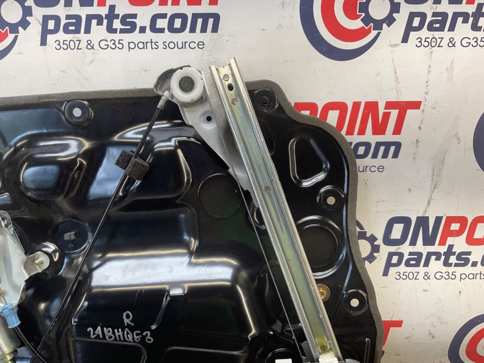 2005 Nissan Z33 350Z Passenger Right Window Regulator Motor Assembly OEM 24BHQE3 - On Point Parts Inc