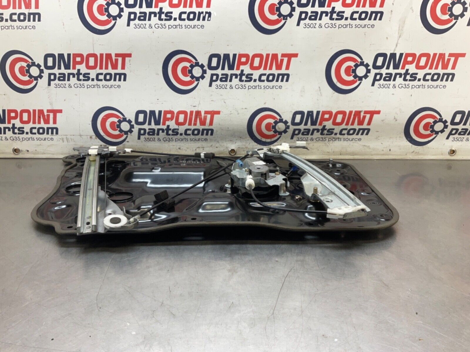 2005 Nissan Z33 350Z Passenger Right Window Regulator Motor Assembly OEM 24BHQE3 - On Point Parts Inc