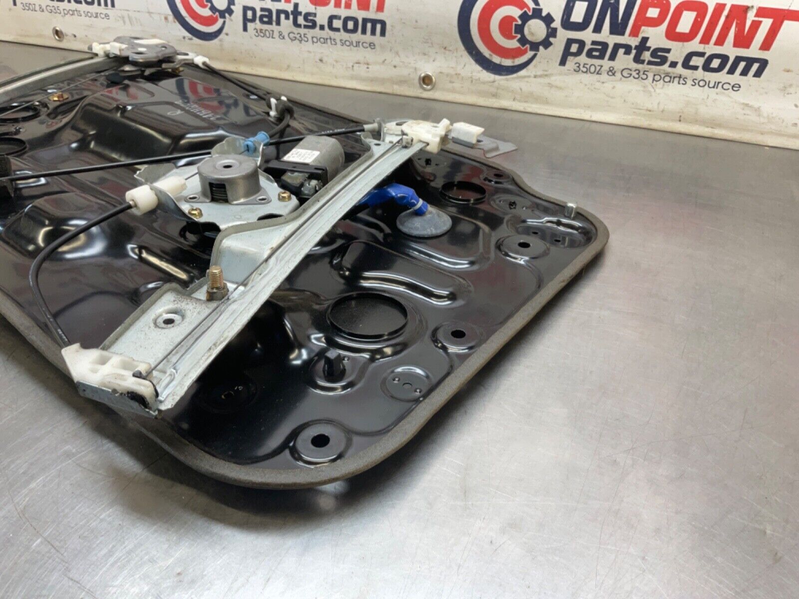 2005 Nissan Z33 350Z Passenger Right Window Regulator Motor Assembly OEM 24BHQE3 - On Point Parts Inc