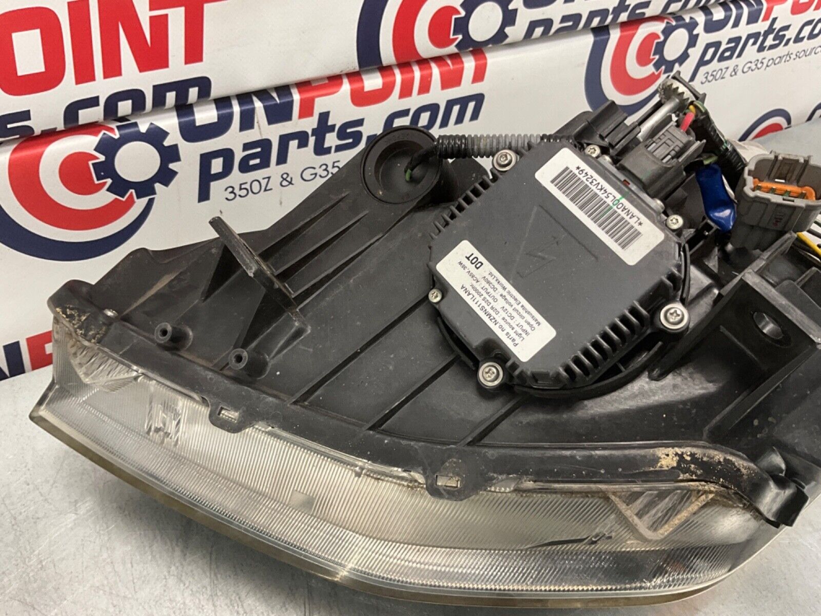 2005 Nissan Z33 350Z Passenger Right Xenon HID Headlight Assembly OEM 24BHQE2 - On Point Parts Inc