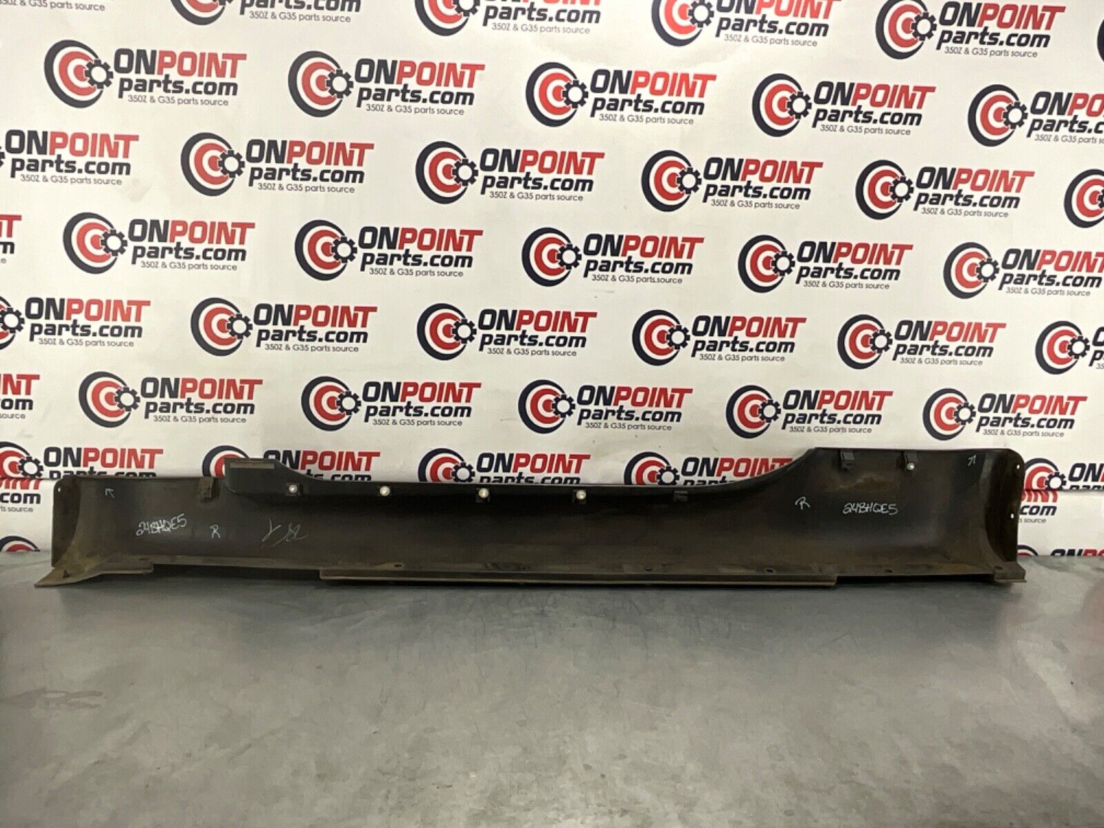 2005 Nissan Z33 350Z Passenger Right Rocker Panel Side Skirt OEM 24BHQE5 - On Point Parts Inc