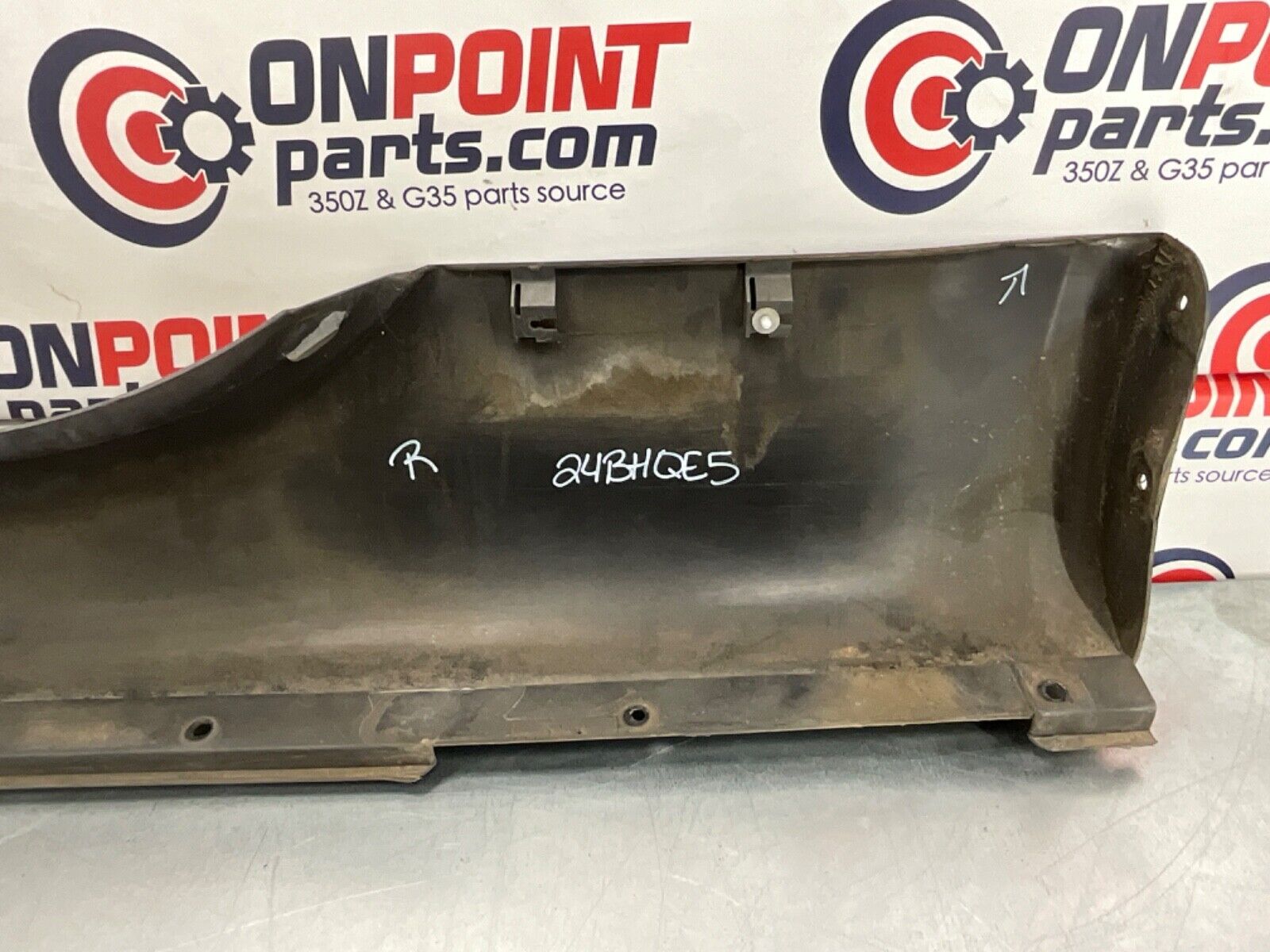 2005 Nissan Z33 350Z Passenger Right Rocker Panel Side Skirt OEM 24BHQE5 - On Point Parts Inc