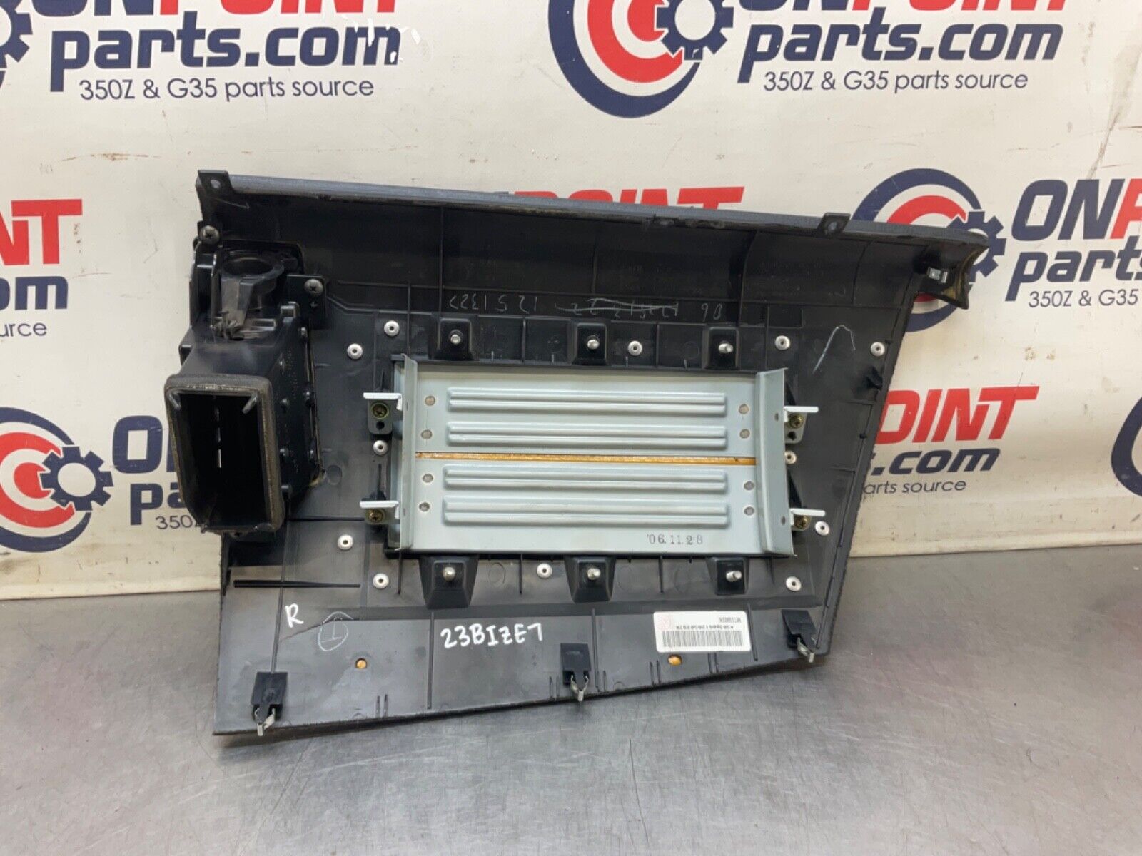 2007 Nissan Z33 350Z Passenger Right Upper Dash Panel 68109 OEM 23BIZE7 - On Point Parts Inc