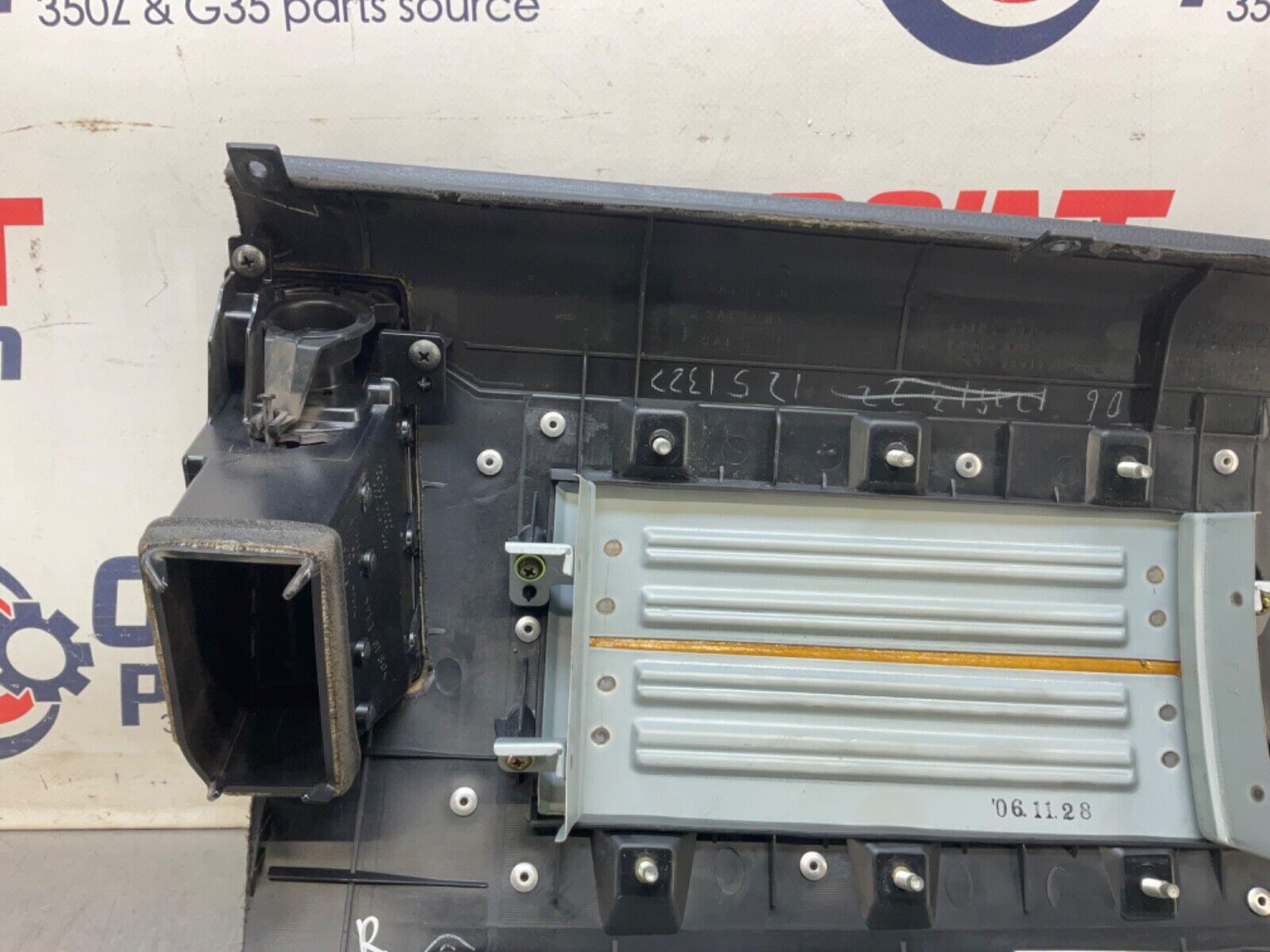 2007 Nissan Z33 350Z Passenger Right Upper Dash Panel 68109 OEM 23BIZE7 - On Point Parts Inc