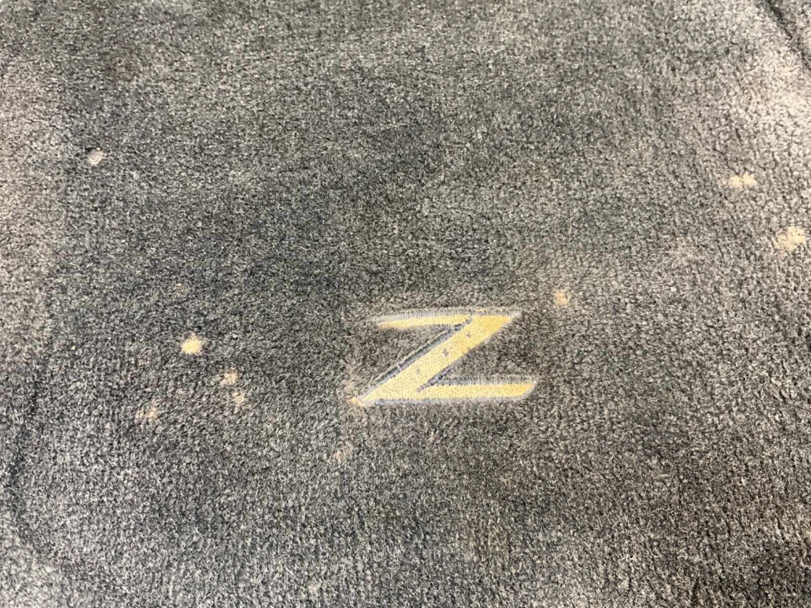 2003 Nissan Z33 350Z Passenger Right Front Floor Mat 999E2 OEM 21BKGE9 - On Point Parts Inc