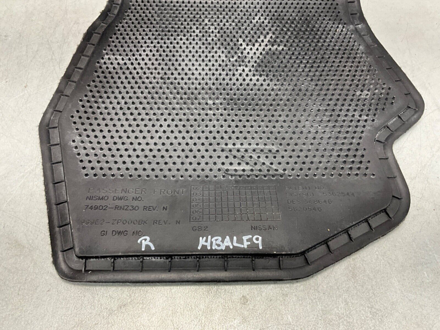 2004 Nissan Z33 350Z Front Driver Passenger Floor Mats Z Logo OEM 14BALF9 - On Point Parts Inc