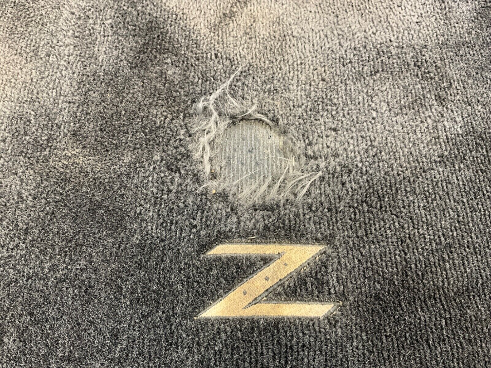 2004 Nissan Z33 350Z Front Driver Passenger Floor Mats Z Logo OEM 14BALF9 - On Point Parts Inc