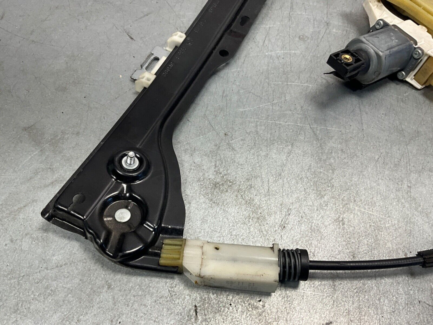 2009 BMW E92 335i Coupe Passenger Right Window Regulator Motor OEM 21BA4FK - On Point Parts Inc