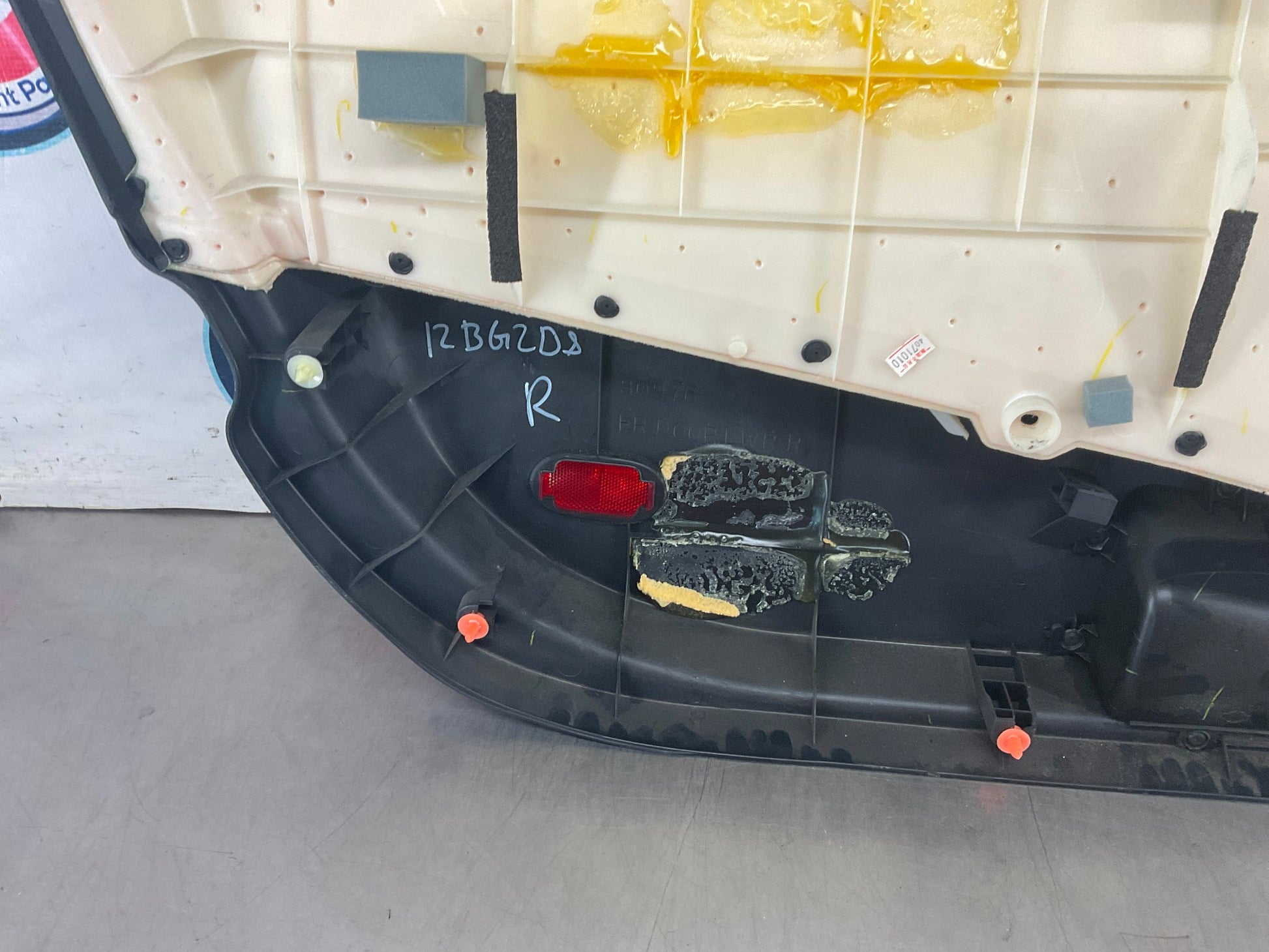 2004 Nissan 350Z Passenger Right Interior Door Panel OEM 12BG2D8 - On Point Parts Inc