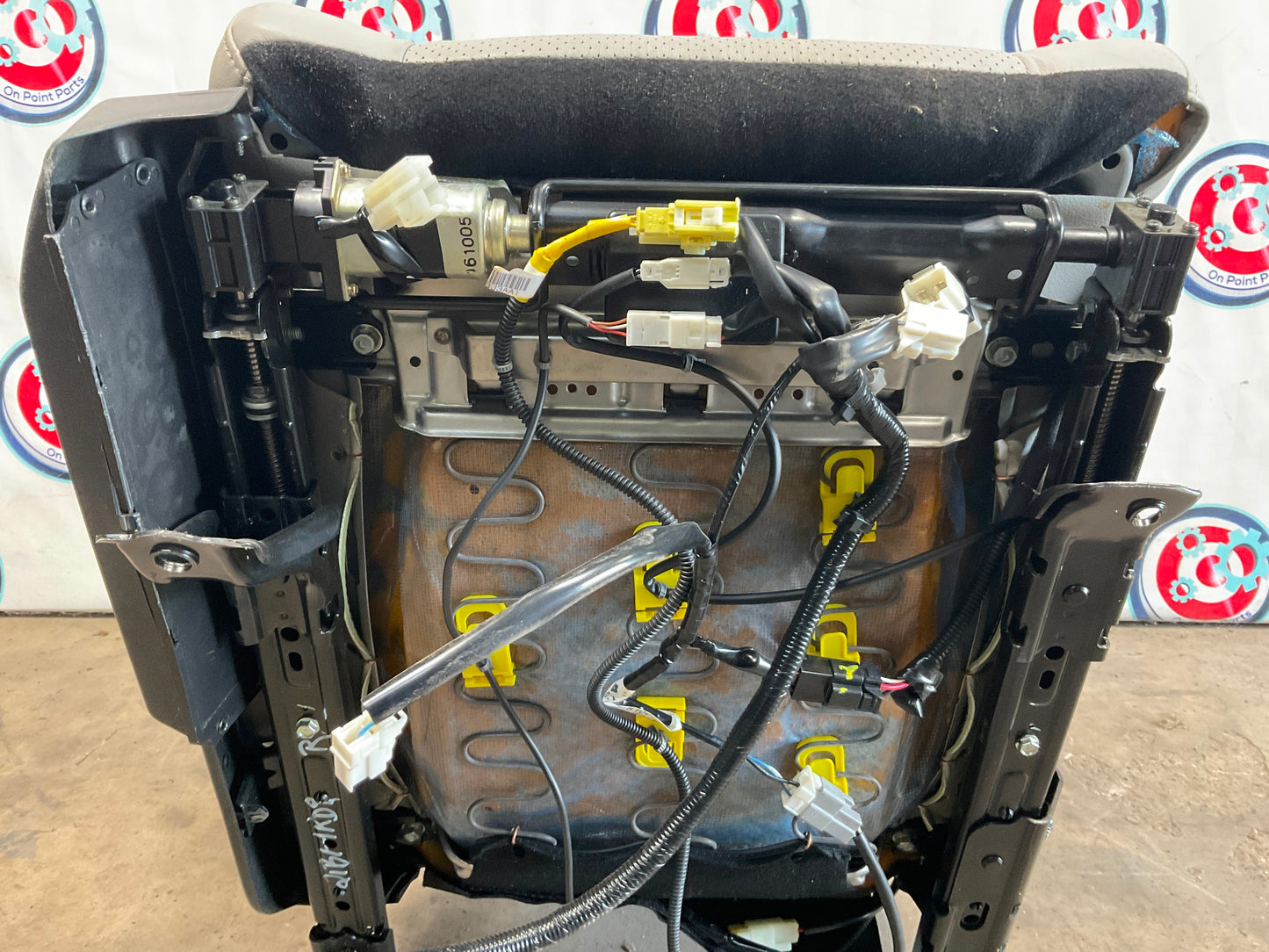 2006 Nissan 350Z Passenger Right Front Power Leather Seat OEM 21BHKD9 - On Point Parts Inc