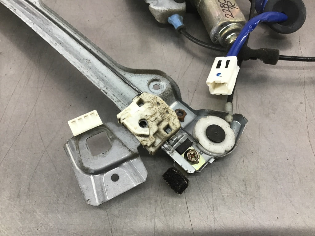 2004 Nissan 350Z Passenger Right Window Regulator Motor OEM 22BC3DE - On Point Parts Inc