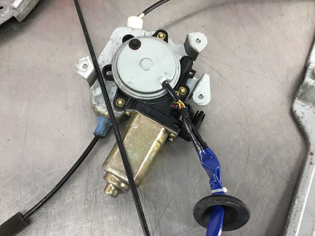 2007 Infiniti G35 Passenger Right Window Regulator Motor OEM 14BHMCE - On Point Parts Inc