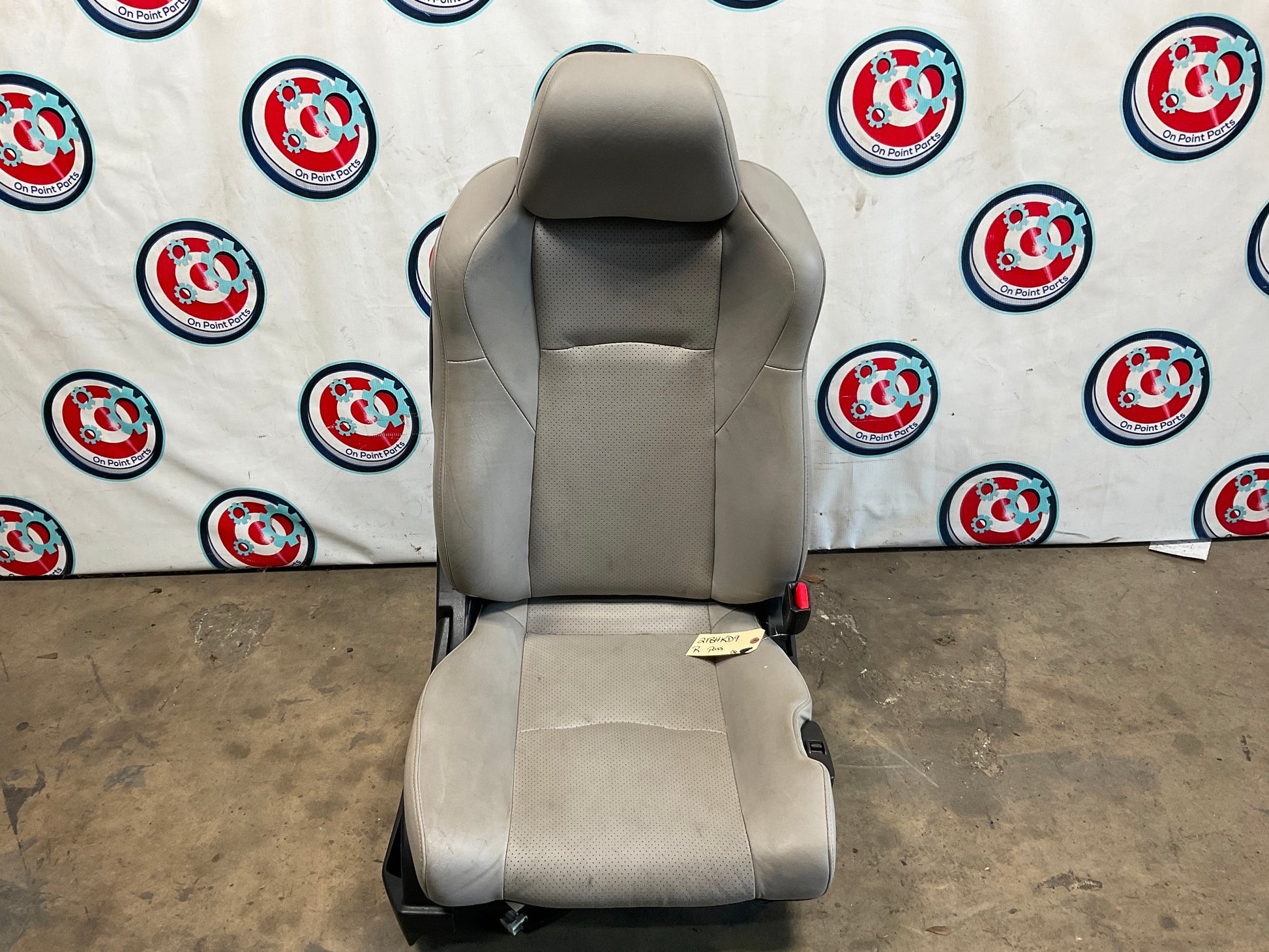 2006 Nissan 350Z Passenger Right Front Power Leather Seat OEM 21BHKD9 - On Point Parts Inc