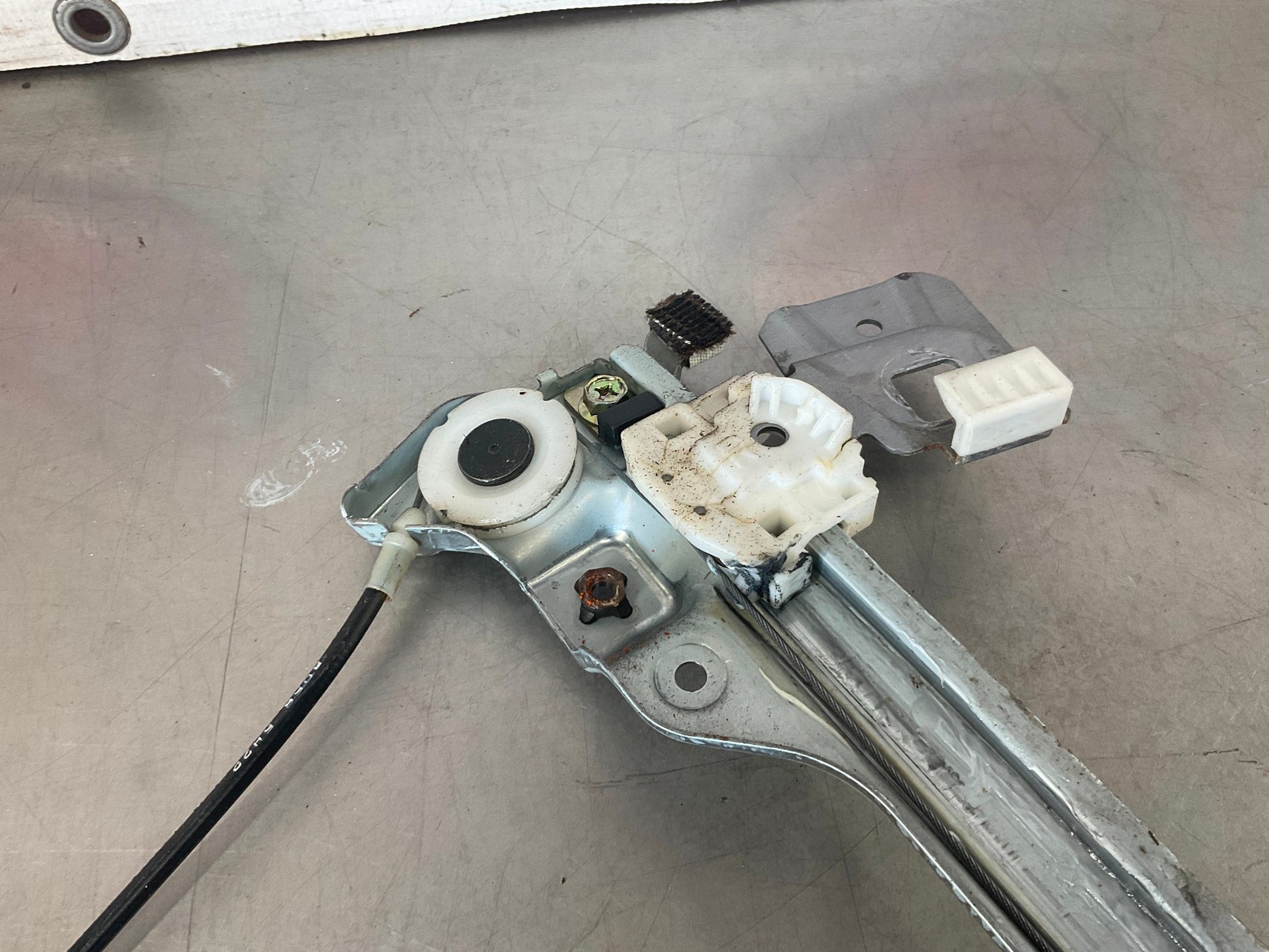 2006 Nissan 350Z Passenger Right Window Regulator Motor OEM 25BFPDE - On Point Parts Inc